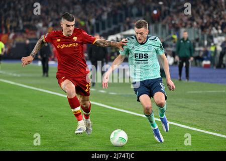 Gianluca Mancini (AS Roma) Jamie Vardy (Leicester City) während des Fußballspiels der UEFA Europa Conference League zwischen AS Roma und Leicester City in Stockfoto