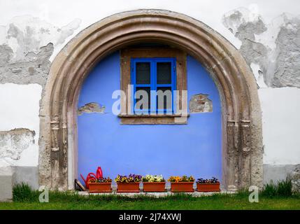 Sockel des Glockenturms, Serbisches Kovin-Kloster, Gottesmutter Serbisch-Orthodoxe Kirche, Rackeve, Csepel-Insel, Ungarn Stockfoto