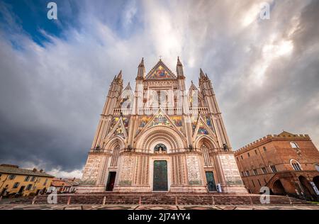 Orvieto, Italien am Morgen an der Kathedrale und dem platz. Stockfoto