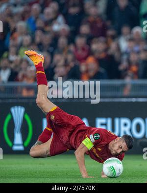 ROM, ITALIEN - 05. MAI: Lorenzo Pellegrini während des Halbfinale der UEFA Conference League zwischen AS Roma und Leicester am 5. Mai 2022 im Stadio Olimpico in Rom, Italien. (Foto von Sebastian Frej) Kredit: Sebo47/Alamy Live News Stockfoto