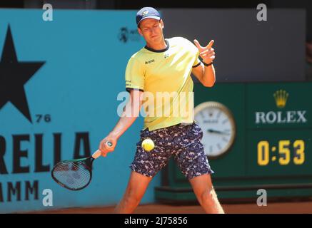 Hubert Hurkacz aus Polen während des Tennisturniers Mutua Madrid Open 2022 am 5. Mai 2022 im Caja Magica Stadion in Madrid, Spanien - Foto Laurent Lairys / DPPI Stockfoto