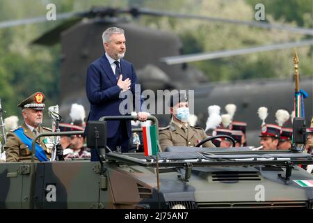 Italien, Rom, 4. Mai 2022 : Verteidigungsminister Lorenzo Guerini nimmt an der Feier des 161.. Jahrestages der Gründung der italienischen Ar Stockfoto