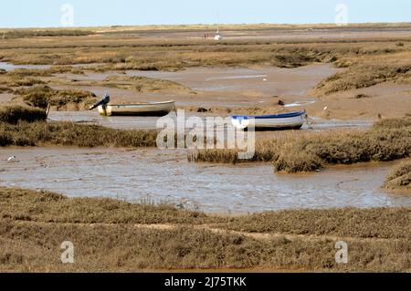 Brancaster Staithe, Norfolk, Großbritannien - 18. April 2021: Mit Blick auf die Wattflächen, norfolk Stockfoto