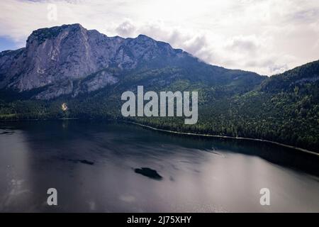 Luftaufnahme über den Altaussee in Österreich, Stockfoto