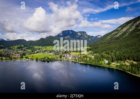 Luftaufnahme über den Altaussee in Österreich, Stockfoto