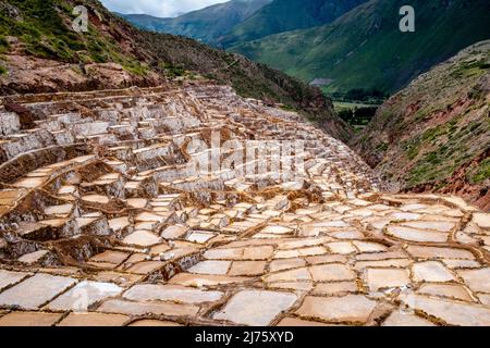 Die Salineras De Maras (Maras-Salzpfannen) Cusco Region, Peru. Stockfoto