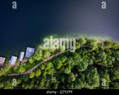 Bootshütten am Altaussee in Österreich, Luftbild Stockfoto