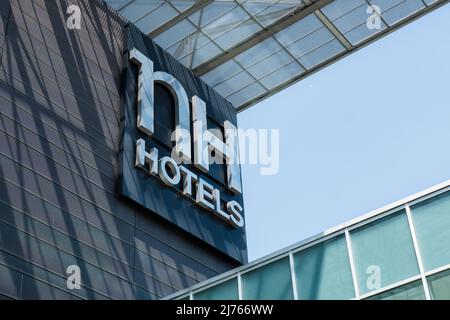 Bergamo, Italien - 04.29.2022 - Hotel NH Orio al Serio neben dem Flughafen Mailand Bergamo. NH Hotels Group. Stockfoto