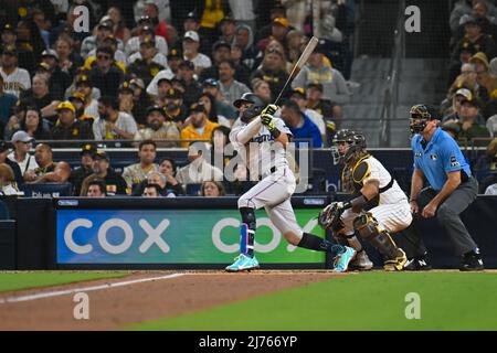 05. Mai 2022: Miami Marlins Shortstop Miguel Rojas (11) während eines MLB-Baseballspiels zwischen den Miami Marlins und den San Diego Padres im Petco Park in San Diego, Kalifornien. Justin Fine/CSM Stockfoto