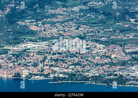 Blick vom Monte Baldo nach Riva del Garda, Gardasee, Malcesine, Gardasee, Italien, Europa Stockfoto