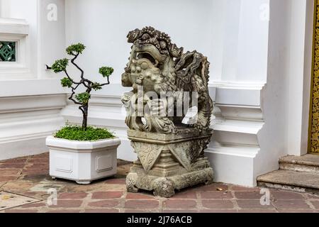 Chinesische Löwenfigur, Wat Pho Tempelkomplex, Tempel des Reclining Buddha, Bangkok, Thailand, Asien Stockfoto