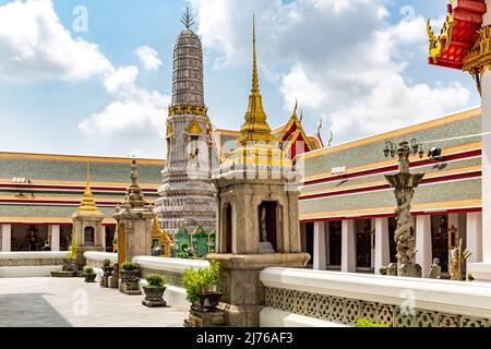 Phra Mahat Sthupa, Phra Prang, Turm, Tempelkomplex Wat Pho, Tempel des sich rückenden Buddha, Bangkok, Thailand, Asien Stockfoto