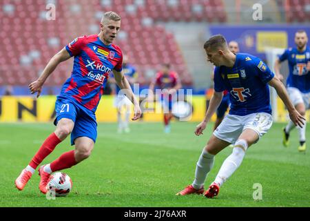 Vladislavs Gutkovskis von Rakow und Lubomir Satka im Einsatz beim letzten Spiel des Fortuna Polish Cup zwischen Lech Posen und Rakow Czestochowa im PGE National Stadium. Endergebnis; Lech Poznan 1:3 Rakow Czestochowa. (Foto von Mikolaj Barbanell / SOPA Images/Sipa USA) Stockfoto