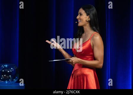 SAN JOSE, Costa Rica: Athlet und TV-Moderatorin Johanna Solano, präsentierte die offizielle Verlosung für die FIFA U-20 Frauen-Weltmeisterschaft Costa Rica 2022™ dass t Stockfoto