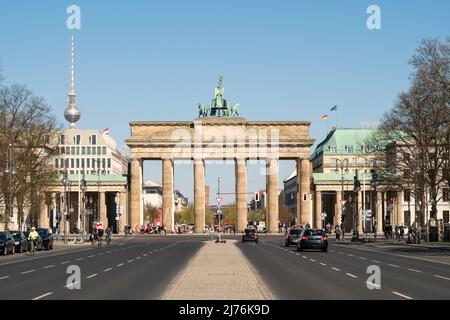 Berlin, Tiergarten, Straße des 17. Juni, Brandenburger Tor, Blick Richtung Osten Stockfoto