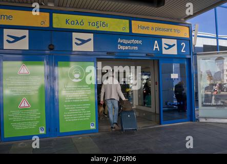 Passagiere am Eleftherios Venizelos Athens International Airport in Athen, Griechenland, Europa Stockfoto