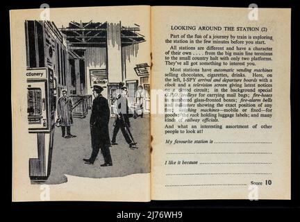 Nachbildung des 'I-SPY on a Train Journey' von I-Spy Books, einem Stück von Erinnerungsstücken aus den 1960er Jahren. Stockfoto