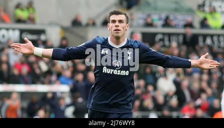 30. März 2013 - Fußball - Barclays Premiership Fußball - Swansea City Vs. Tottenham Hotspur - Gareth Bale von Tottenham Hotspur feiert sein Ziel, den 2. für Tottenham Hotspur . - Foto: Paul Roberts / Pathos. Stockfoto