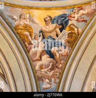 MONOPOLI, ITALIEN - 5. MÄRZ 2022: Das Fresko des Evangelisten Markus in der Kuppel der Kathedrale - Basilica di Maria Santissima della Madia aus 18 Cent. Stockfoto