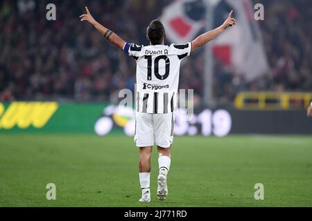 Paulo Dybala von Juventus FC feiert nach dem Tor während der Serie A Spiel zwischen Genua und Juventus im Stadio Luigi Ferraris, Genua, Italien am 6. Mai 2022. Foto von Giuseppe Maffia. Stockfoto