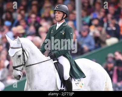 6.. Mai 2022, Badminton Estate, Gloucester, England; Mars Equestrian Badminton Horse Trials, Tag 3; Padraig McCarthy reitet HHS NOBLE CALL während der Dressurprüfung am dritten Tag der 2022 Badminton Horse Trials Stockfoto