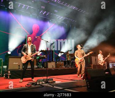 Tommy Gleeson, Taka Hirose und Grant Nichola von Feeder Performing Live auf der Bühne im Konzert in der O2 Guildhall Southampton, Dienstag, 26.. April 2022 Stockfoto