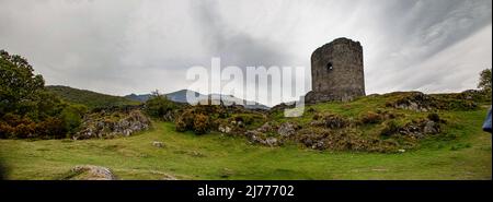 Wunderschöne mittelalterliche Ruinen von Dolbadarn Castle, Llanberis, Gwynedd, North Wales, Großbritannien Stockfoto