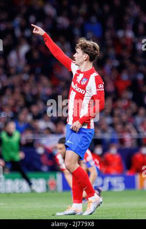 MADRID - APR 13: Antoine Griezmann im Einsatz während des Champions-League-Spiels zwischen Club Atletico de Madrid und Manchester City im Metropolitan Stockfoto