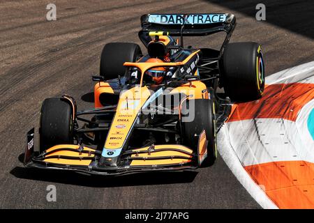Miami, USA. 06.. Mai 2022. Lando Norris (GBR) McLaren MCL36. Miami Grand Prix, Freitag, 6.. Mai 2022. Miami International Autodrome, Miami, Florida, USA. Quelle: James Moy/Alamy Live News Stockfoto