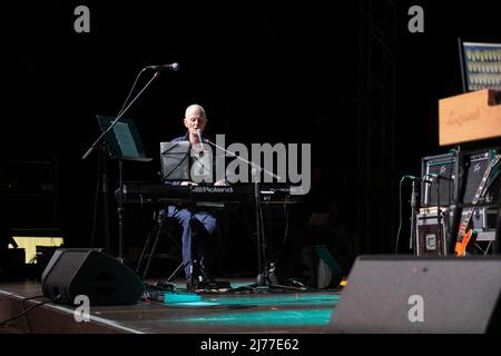 Brescia, Italien. 06. Mai 2022. Bild zeigt Van der Graaf Generator Band während der Auftritte im Gran Teatro Morato Credit: Roberto Tommasini/Alamy Live News Stockfoto