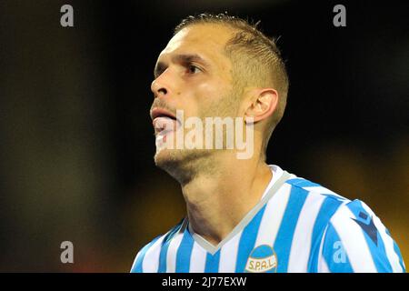 Mattia Finotto Spieler von Spal, während des Spiels der italienischen Serie B Liga zwischen Benevento gegen Spal Endergebnis, Benevento 1, Spal 2, Spiel gespielt beim Ciro Vigorito. Benevento, Italien, 07. Mai 2022. (Foto von Vincenzo Izzo/Sipa USA) Stockfoto