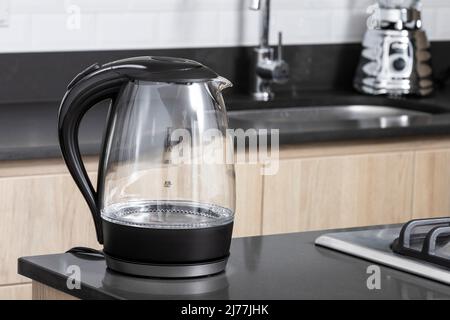 Küchengerät - Wasserkocher; Foto In Der Küche Stockfoto