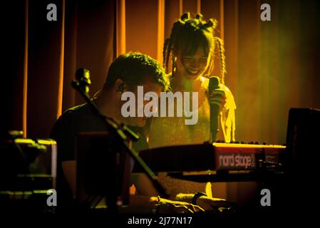 5. Mai 2022, Mailand, Mailand, Italien: Enula, Bühnenname von Enula Bareggi im Live-Konzert im Apollo Club in Mailand. (Bild: © Pamela Rovaris/Pacific Press via ZUMA Press Wire) Stockfoto