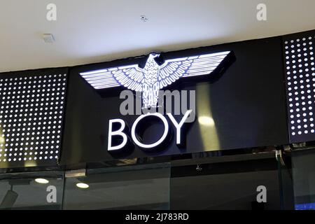 29. April 2022, Changzhou, Jiangsu, China: BEKLEIDUNGSGESCHÄFT FÜR JUNGEN in Changzhou. (Bild: © Sheldon Cooper/SOPA Images via ZUMA Press Wire) Stockfoto