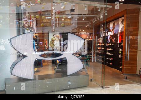 29. April 2022, Changzhou, Jiangsu, China: Under Armour Bekleidungsgeschäft in Changzhou eröffnet. (Bild: © Sheldon Cooper/SOPA Images via ZUMA Press Wire) Stockfoto
