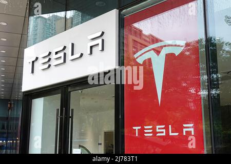 29. April 2022, Changzhou, Jiangsu, China: Ein Tesla Motors-Geschäft in Changzhou. (Bild: © Sheldon Cooper/SOPA Images via ZUMA Press Wire) Stockfoto