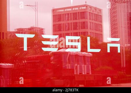29. April 2022, Changzhou, Jiangsu, China: Ein Tesla Motors-Geschäft in Changzhou. (Bild: © Sheldon Cooper/SOPA Images via ZUMA Press Wire) Stockfoto