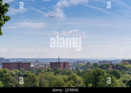 Blick auf Bristol und das Cumberland Basin vom Ashton Court Estate, Bristol. Stockfoto