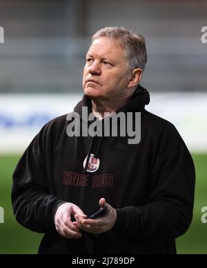 Crawley Manager John Yems gesehen während der EFL League zwei Spiel zwischen Exeter City und Crawley Town in St. James's Park. 15.. März 2022 Stockfoto