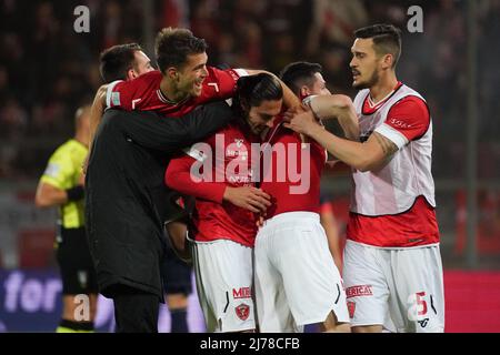 Stadio Renato Curi, Perugia, Italien, 06. Mai 2022, Perugia feiert den Erfolg der Playoffs am Ende des Spiels während des AC Perugia gegen AC Stockfoto