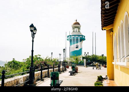 Guayaquil, Ecuador. Leuchtturm von Santa Anna im Viertel Las Penas. Zweitgrößte Stadt in Ecuador. Beliebtes Touristenziel. Stockfoto