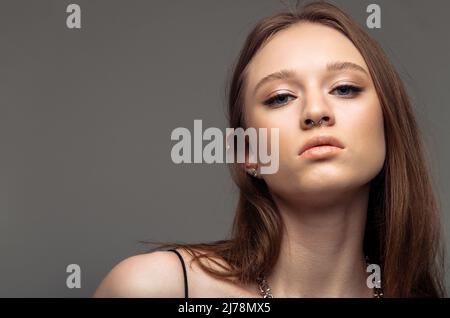 Schönheit junge Frau Gesicht Nahaufnahme gesunde Hautpflege weibliche Frau schönes Gesicht Stockfoto
