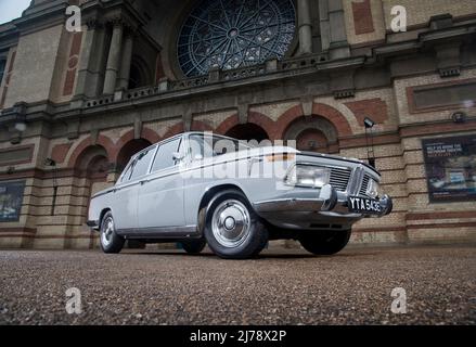 1967 BMW 2000 klassischer deutscher Limousinenwagen Stockfoto