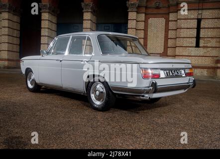 1967 BMW 2000 klassischer deutscher Limousinenwagen Stockfoto