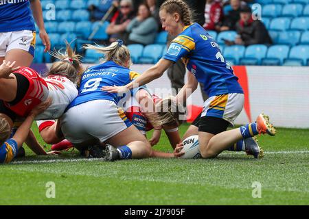 Leeds, Großbritannien. 07.. Mai 2022. VERSUCHEN SIE ST Helens beim Finale des Womens Challenge Cup zwischen St Helens Women und Leeds Rhinos Women am 7. Mai 2022 in der Elland Road, Leeds, England. Foto von Simon Hall. Nur zur redaktionellen Verwendung, Lizenz für kommerzielle Nutzung erforderlich. Keine Verwendung bei Wetten, Spielen oder Veröffentlichungen einzelner Clubs/Vereine/Spieler. Kredit: UK Sports Pics Ltd/Alamy Live Nachrichten Stockfoto