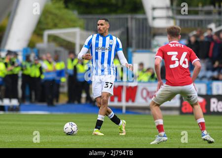 Jon Russell #37 von Huddersfield Town in Aktion während des Spiels in Huddersfield, Vereinigtes Königreich am 5/7/2022. (Foto von Simon Whitehead/News Images/Sipa USA) Stockfoto