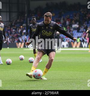 London, Großbritannien. 07.. Mai 2022. Tom Cleverley von Watford erwärmt sich während des Premier League-Spiels zwischen Crystal Palace und Watford im Selhurst Park, London, England am 7. Mai 2022. Foto von Ken Sparks. Nur zur redaktionellen Verwendung, Lizenz für kommerzielle Nutzung erforderlich. Keine Verwendung bei Wetten, Spielen oder Veröffentlichungen einzelner Clubs/Vereine/Spieler. Kredit: UK Sports Pics Ltd/Alamy Live Nachrichten Stockfoto