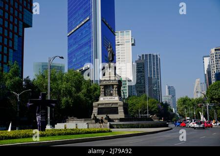 Denkmal des aztekischen Führers Cuauhtémoc auf dem Paseo de la Reforma, Mexiko-Stadt, Mexiko, Stockfoto