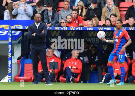 Patrick Vieria Manager von Crystal Palace sieht zu. Stockfoto