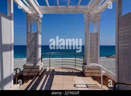 Nizza, Strand, Pergola // Nizza, Strand, Pergola Stockfoto